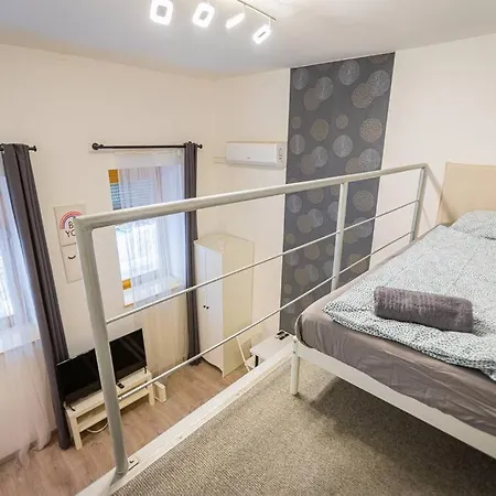 Apartment Cozy In Sip Str., Luna
